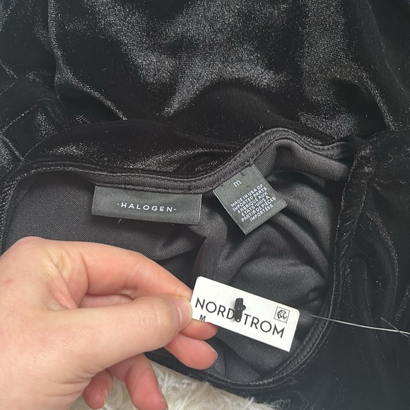Halogen Velvet Black Top Medium - Picture 4 of 4